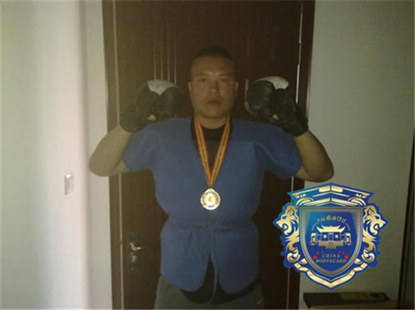 `RU~Q6Z8)SL`P{{GKG4SY48.jpg